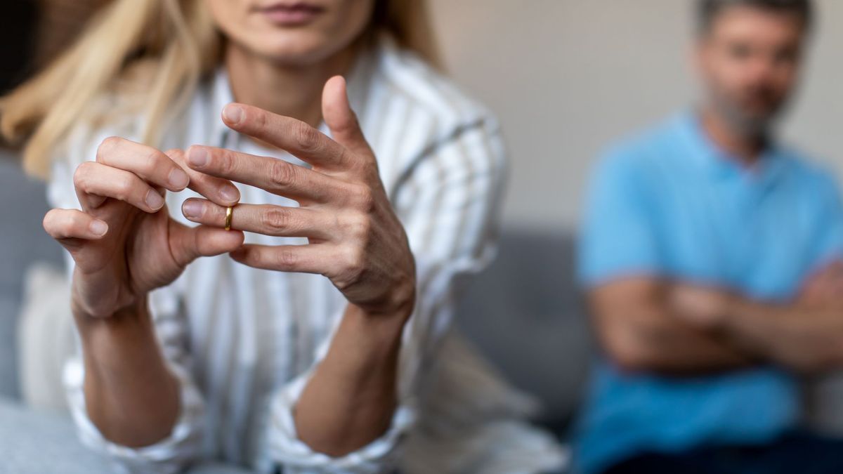 this month of the year when divorces soar according to a study